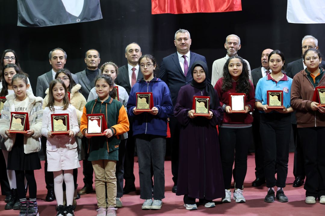 Kaymakam Turgay İlhan, 24 Kasım Öğretmenler Günü Kutlama Programına Katıldı.